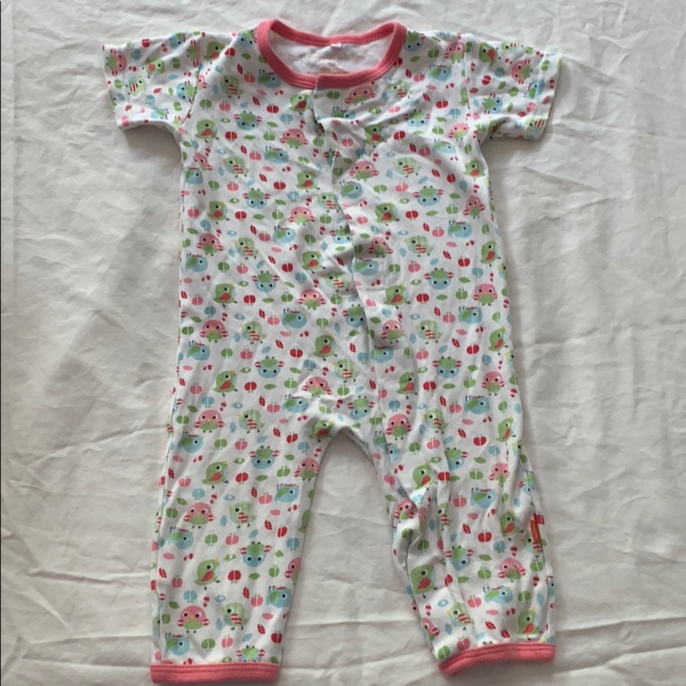 Magnificent Baby magnetic short sleeved onesie